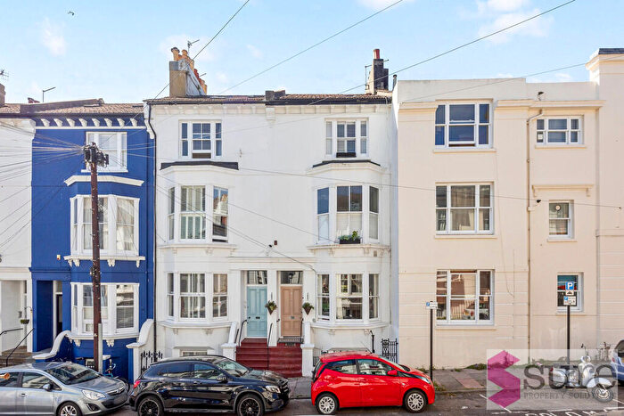 2 Bedroom Flat For Sale In College Road, Brighton, East Sussex, BN2