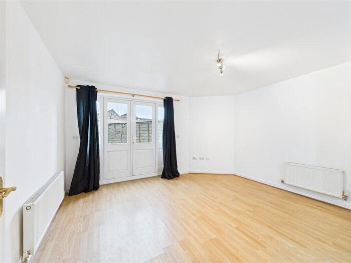 1 Bedroom Apartment For Sale In West Way, Cirencester, Gloucestershire, GL7