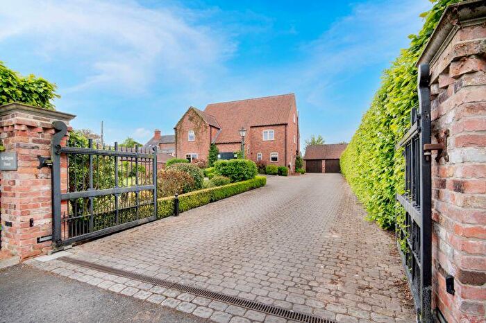 5 Bedroom Detached House For Sale In Springs Lane, Sturton Le Steeple, DN22