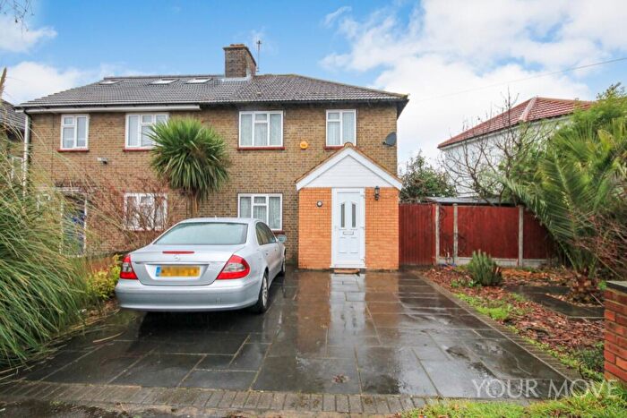 3 Bedroom Semi-Detached House To Rent In Jutsums Lane, Romford, RM7