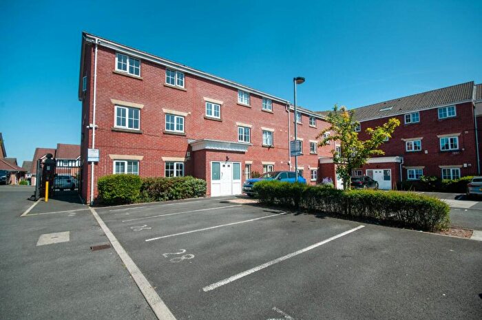 2 Bedroom Apartment For Sale In Dingle Close, Radcliffe, Manchester, M26