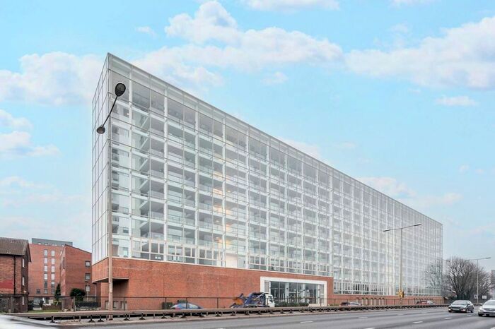 1 Bedroom Flat To Rent In Hammersley Road, Canning Town, London, E16