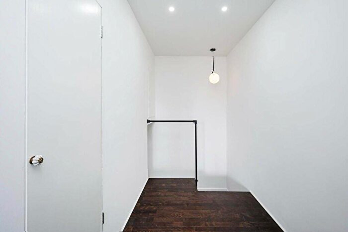 2 Bedroom Flat For Sale In Fern Street, Bow, London, E3