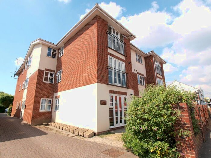 2 Bedroom Flat To Rent In Castle Gate, London Road, Hadleigh, Benfleet, Essex, SS7