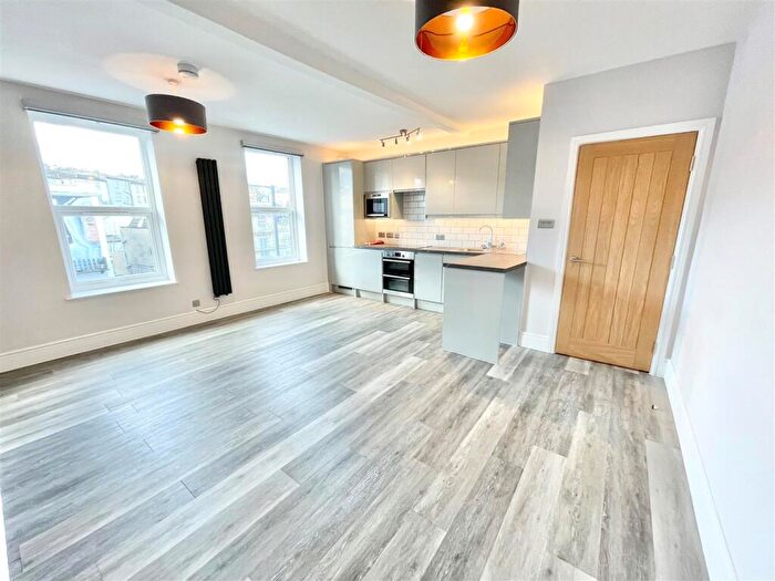1 Bedroom Apartment To Rent In Cheltenham Road, Montpelier, Bristol, BS6
