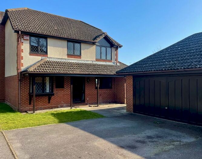 4 Bedroom Detached House To Rent In Gifford Close, Fareham, PO15