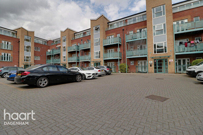 2 Bedroom Flat For Sale In St Mark's Place, Dagenham, RM10
