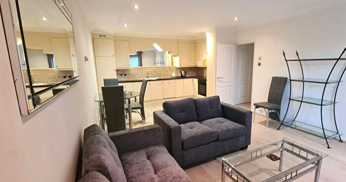 2 Bedroom Flat To Rent In Malmesbury Road, London, E3