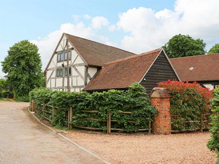 3 Bedroom Barn Conversion For Sale In Great Tangley Barns, Wonersh Common, GU5