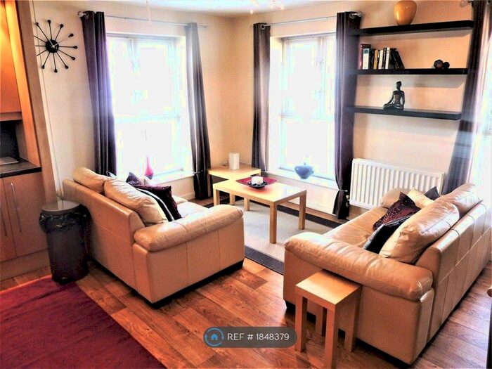 2 Bedroom Flat To Rent In East Lodge, London, E16