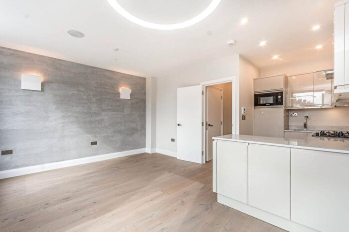 2 Bedroom Flat To Rent In Hornsey Road, Holloway, London, N7