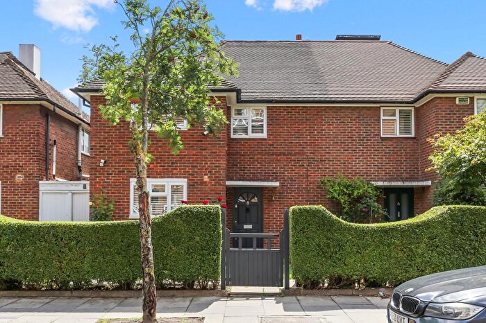 4 Bedroom Semi Detached House For Sale In Osborne Road, London, N4