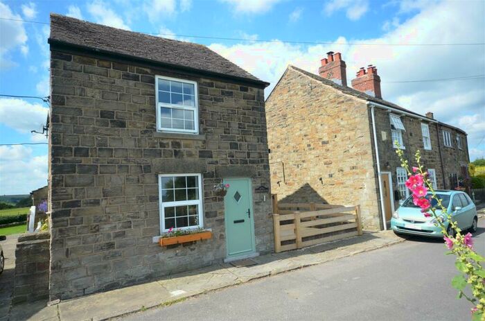 2 Bedroom House To Rent In Pratthall, Cutthorpe, Chesterfield, S42