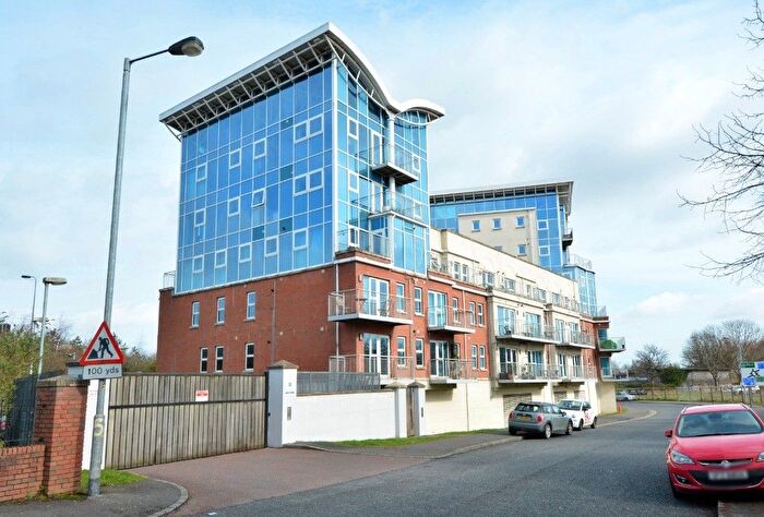 2 Bedroom Flat To Rent In Stockmans Lane, Belfast, BT9
