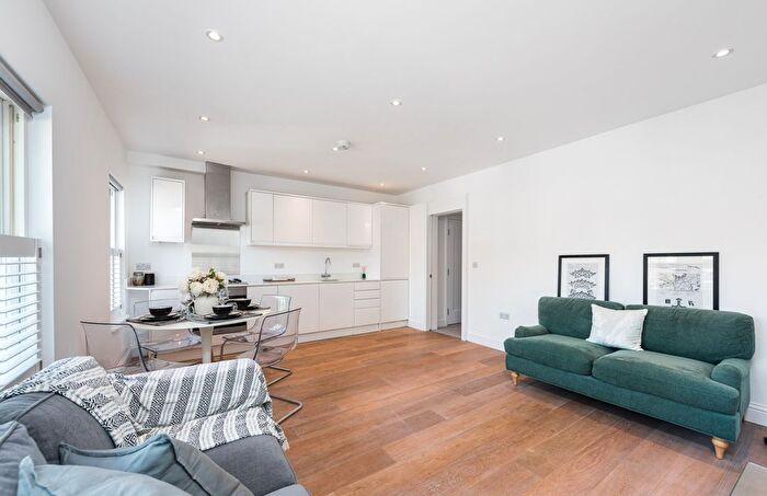 2 Bedroom Flat For Sale In Byrne Road, SW12