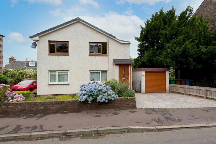 2 Bedroom Flat To Rent In Queen Street, Newport-On-Tay, DD6