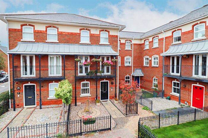 4 Bedroom Terraced House For Sale In Turners Avenue, Fleet, GU51