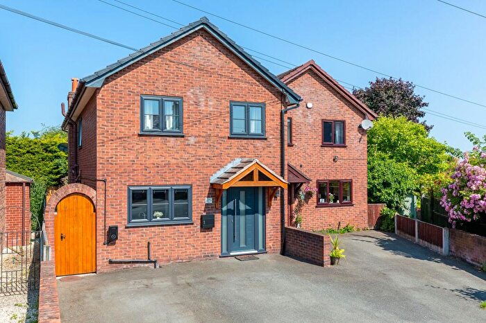 3 Bedroom Semi-Detached House For Sale In Hillside, Hawarden, CH5