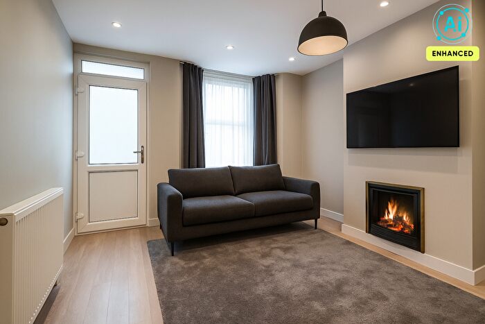 2 Bedroom Terraced House For Sale In Queens Road, Gillingham, ME7