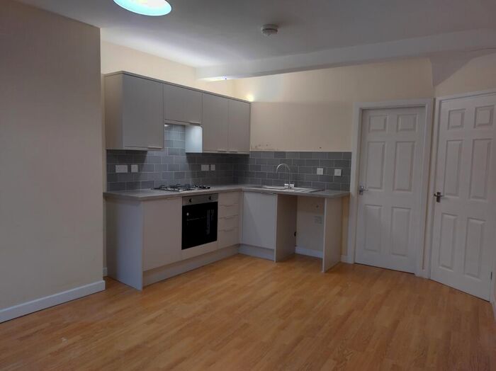 2 Bedroom Flat To Rent In Holme Lane, Sheffield, S6