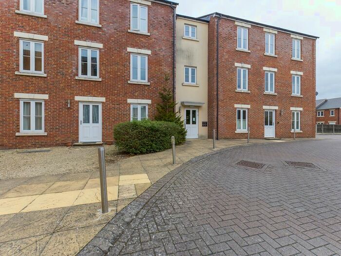 2 Bedroom Flat To Rent In Oxford Terrace, Gloucester GL1