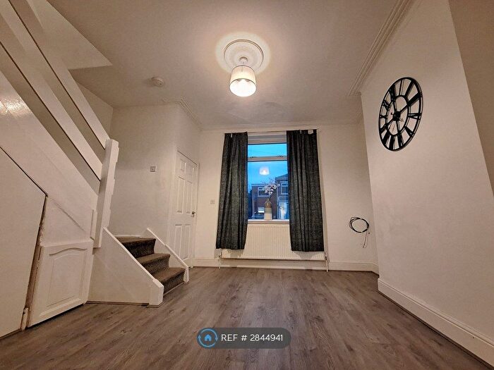 3 Bedroom Semi Detached House To Rent In Dresden Street, Manchester, M40