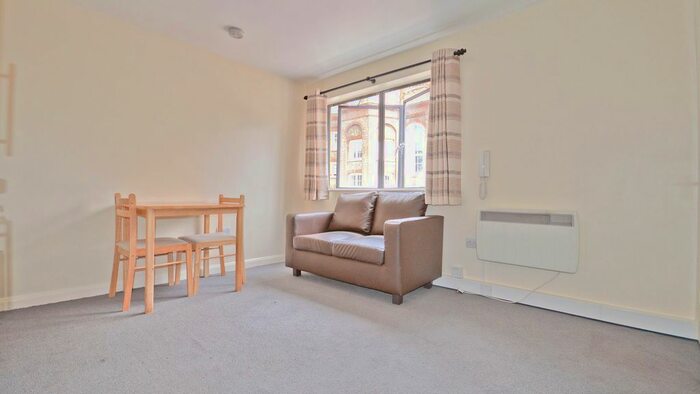 Studio To Rent In Hornsey Road, Holloway, London, N7