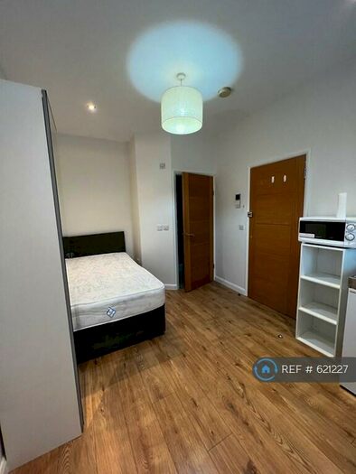 Studio To Rent In Oasis Apartments, London, E4