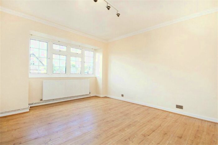 2 Bedroom Flat To Rent In The Common, Ealing, W5