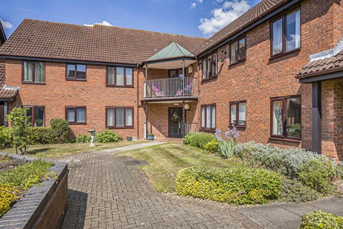 1 Bedroom Retirement Property For Sale In Emmer Green, Reading, RG4