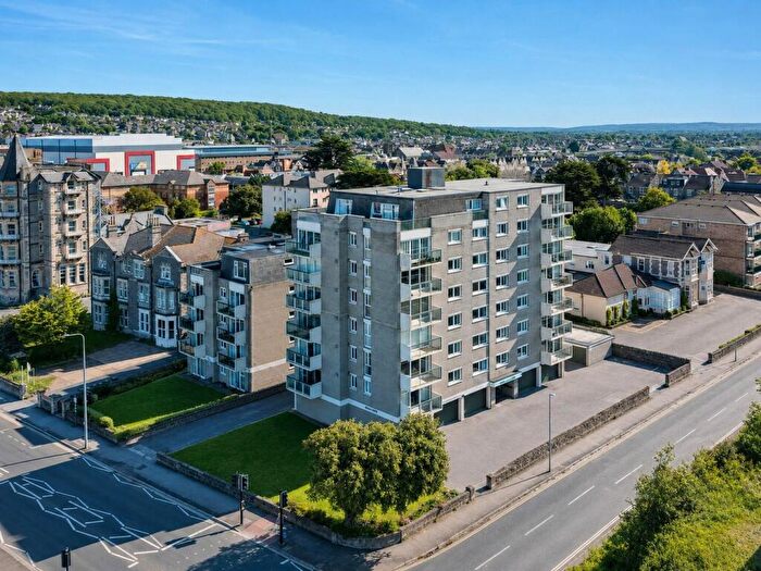 2 Bedroom Apartment For Sale In Beach Road, Weston-Super-Mare, BS23