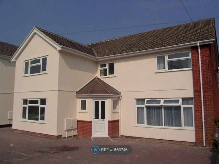 2 Bedroom Flat To Rent In Warescot Road, Brentwood CM15