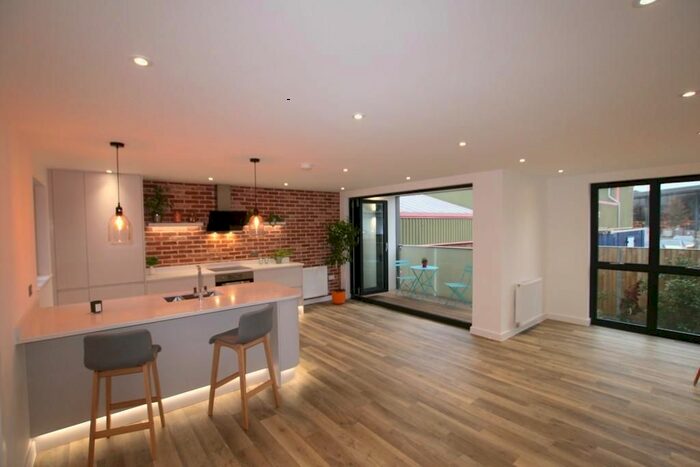 2 Bedroom Flat To Rent In Ashford, Kent, TN23