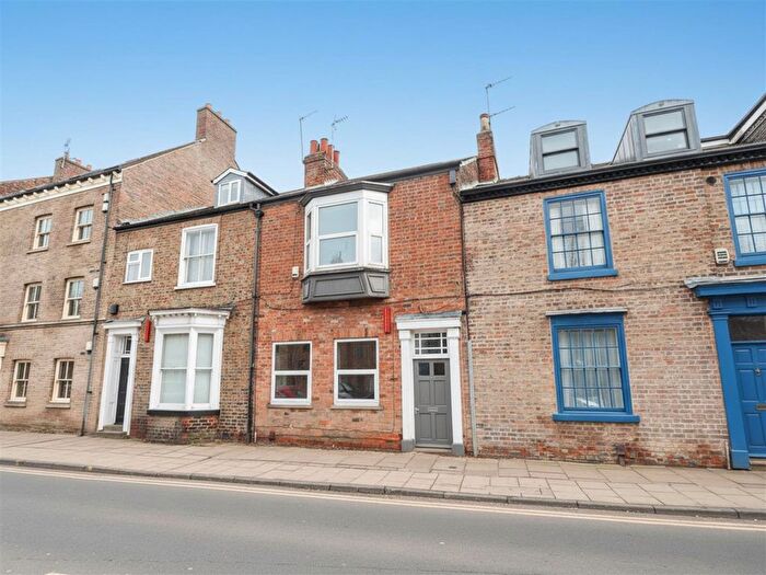 6 Bedroom Terraced House For Sale In Clarence Street, York, YO31