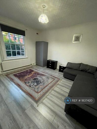 4 Bedroom Flat To Rent In Bedwell Road, London, N17