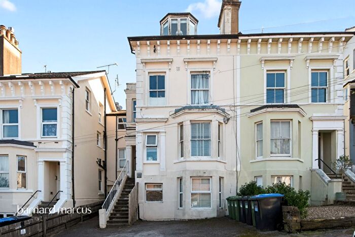 Studio For Sale In Upper Bridge Road, Redhill, RH1