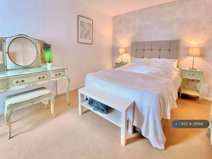 1 Bedroom Flat To Rent In Docklands Excel, London, E16