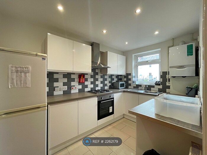 3 Bedroom End Of Terrace House To Rent In Norwood Road, Reading, RG1