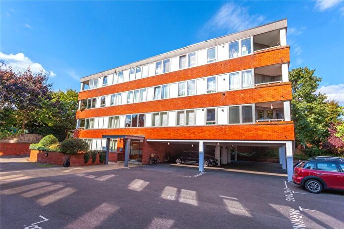 2 Bedroom Flat For Sale In Caxton Court, St Marks Road, Henley-On-thames, Oxfordshire, RG9