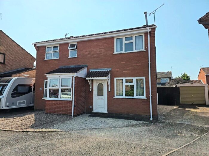 2 Bedroom Semi-Detached House For Sale In Cheltenham Close, Bedworth, Warwickshire, CV12