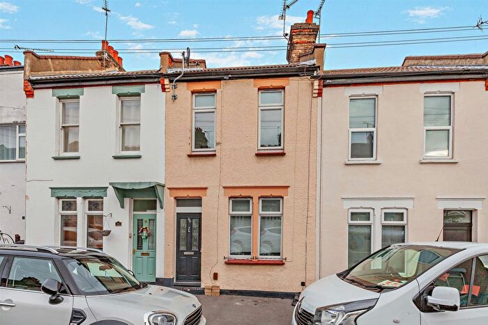2 Bedroom Terraced House For Sale In Brighton Avenue, Southend-On-Sea, SS1