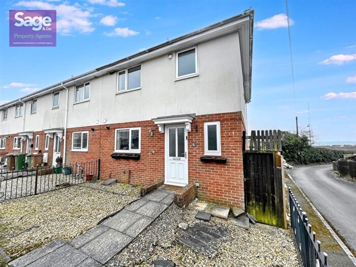 3 Bedroom End Of Terrace House For Sale In Hill View Lane, Oakdale, Blackwood, NP12