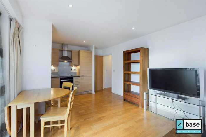 2 Bedroom Flat To Rent In Devonport Street, London, E1