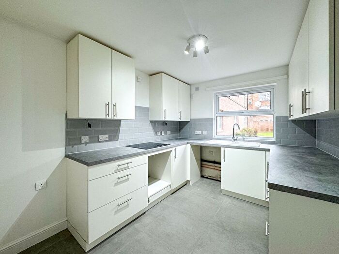 3 Bedroom Flat To Rent In Pocklington Close, London, NW9