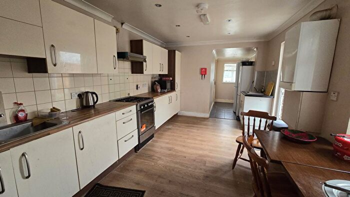 1 Bedroom Flat To Rent In Cambridge Road, Ilford, IG3