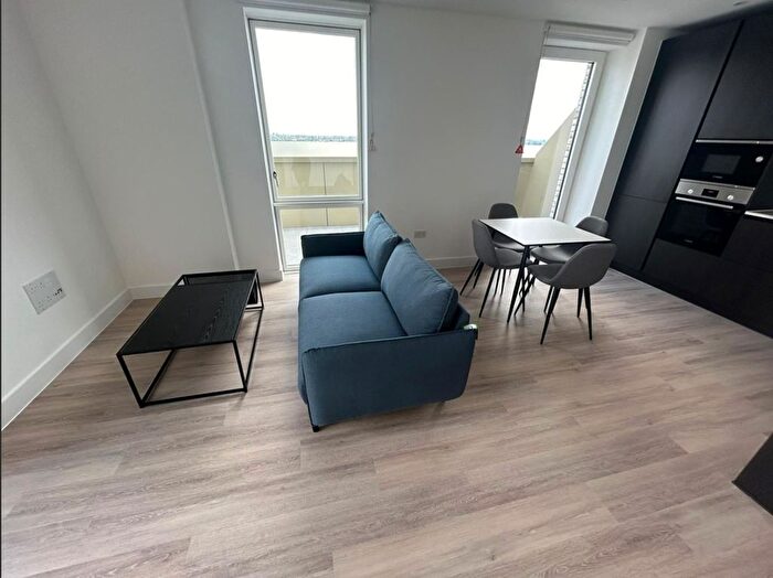 2 Bedroom Flat To Rent In Heartwood Boulevard, Acton, W3