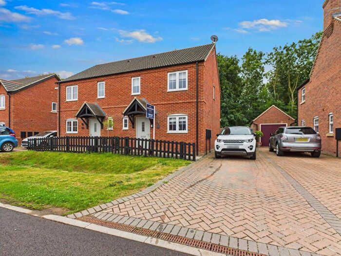 3 Bedroom Semi-Detached House For Sale In Bridgeways, Alford, LN13