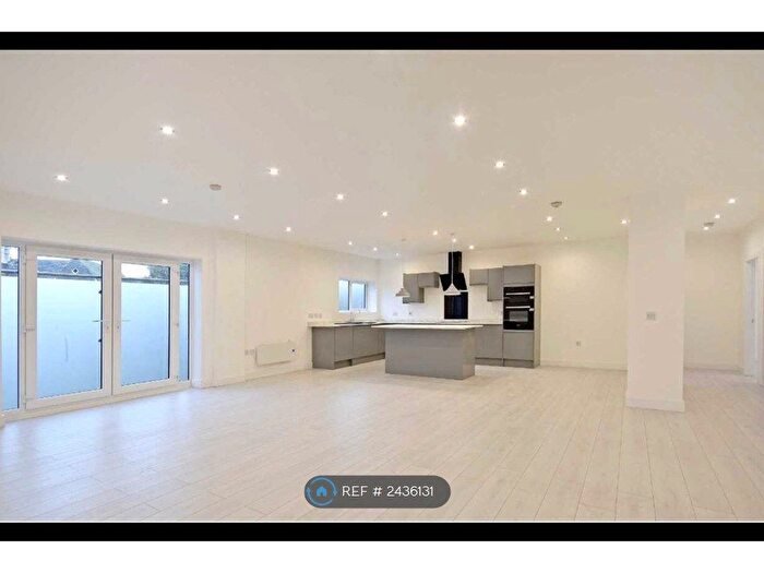 3 Bedroom Flat To Rent In Listley Street, Bridgnorth, WV16