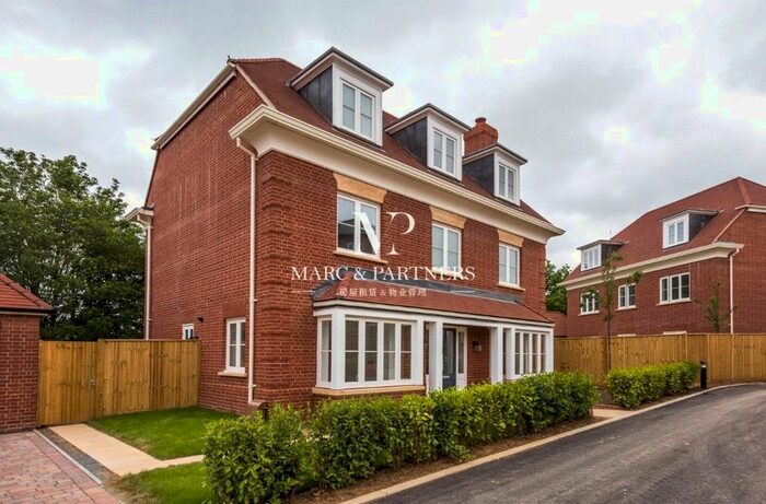 5 Bedroom Detached House To Rent In Lushington Drive, Barnet, EN4