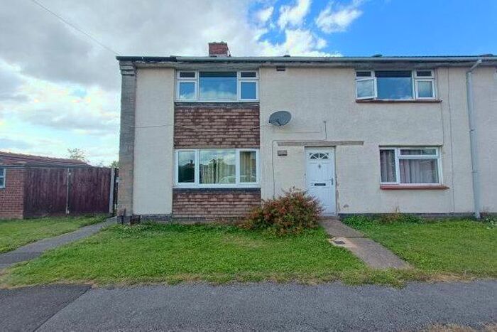 2 Bedroom Maisonette To Rent In Crich View, Alfreton, DE55